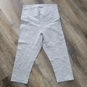 Lululemon 🍋 Wunder Under Crop III